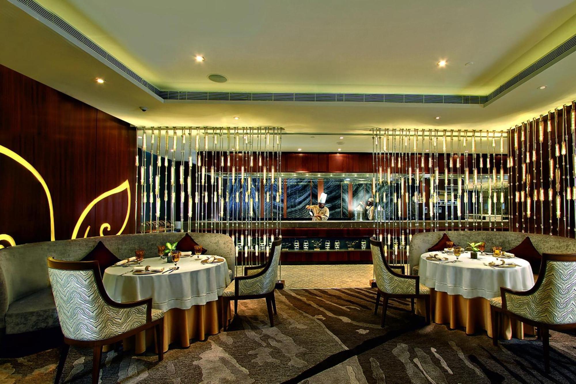 Itc Grand Chola, A Luxury Collection Hotel, Chennai Dış mekan fotoğraf The interior of the restaurant