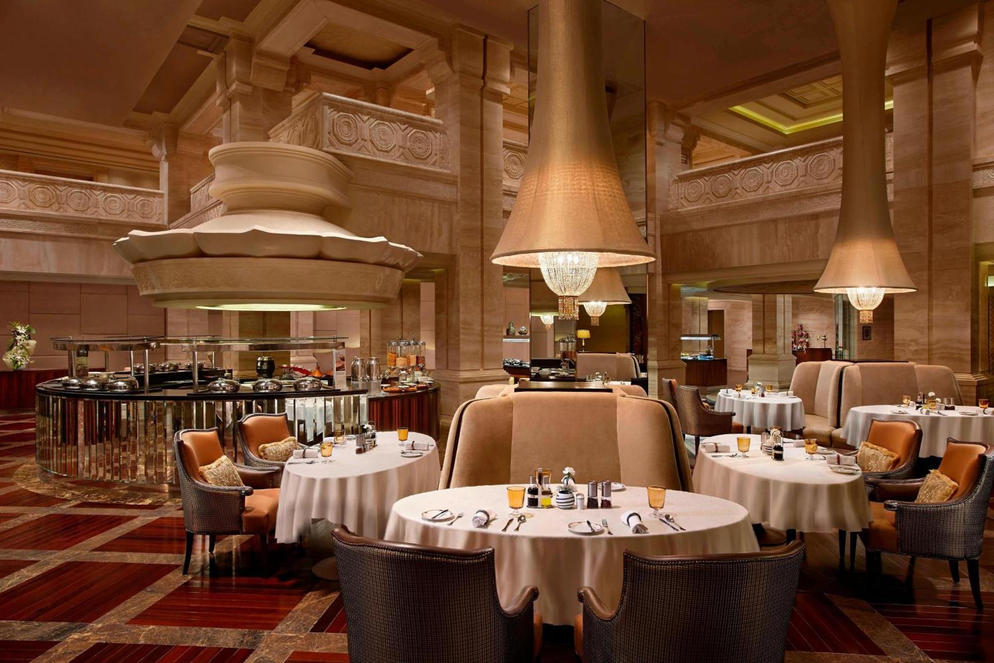 Itc Grand Chola, A Luxury Collection Hotel, Chennai Dış mekan fotoğraf The restaurant