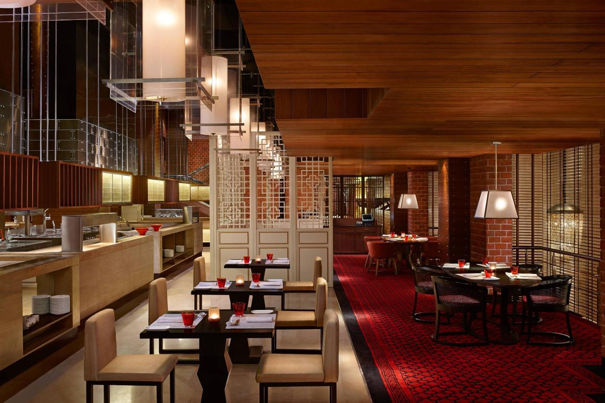 Itc Grand Chola, A Luxury Collection Hotel, Chennai Dış mekan fotoğraf The interior of the restaurant