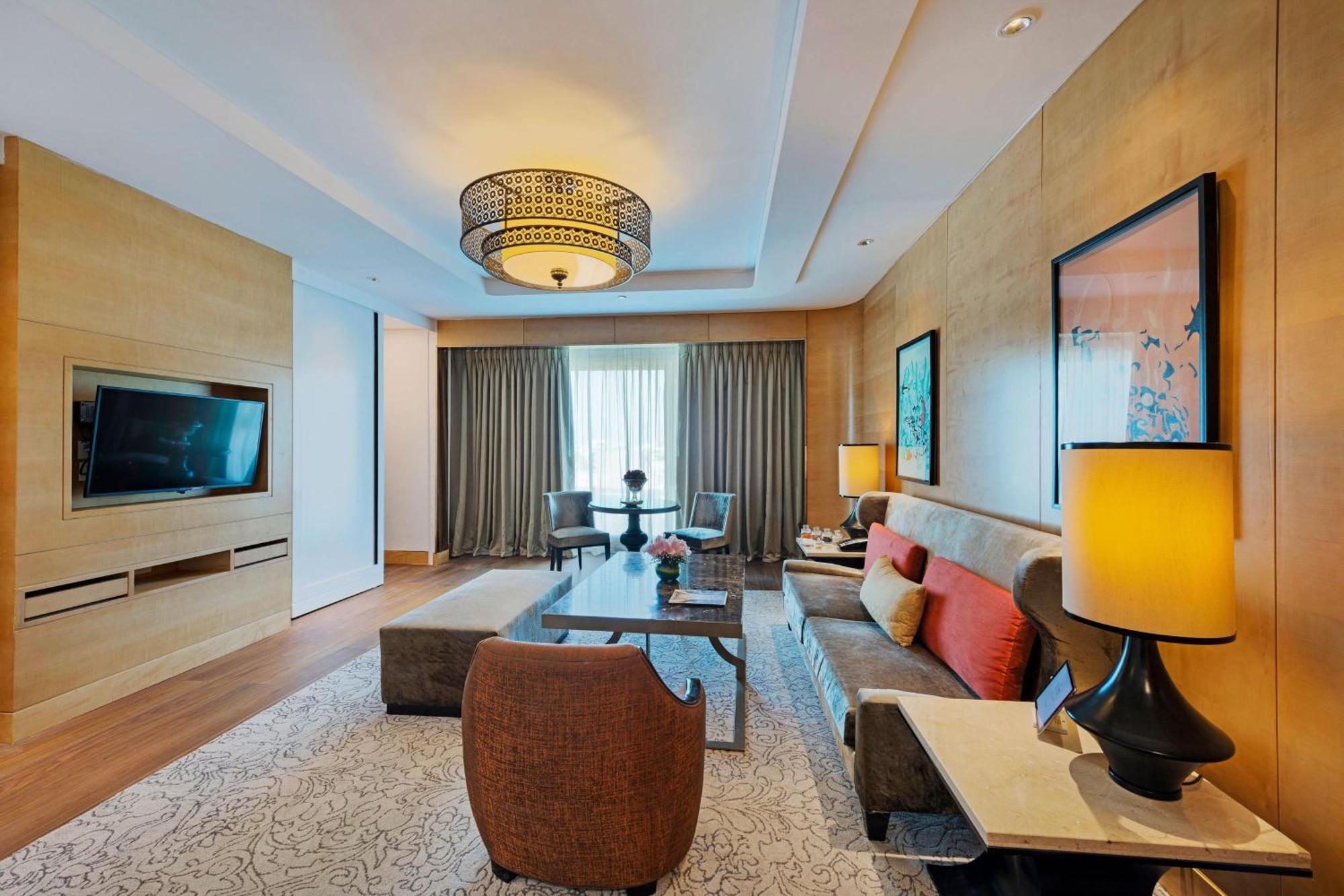 Itc Grand Chola, A Luxury Collection Hotel, Chennai Dış mekan fotoğraf A suite at the hotel