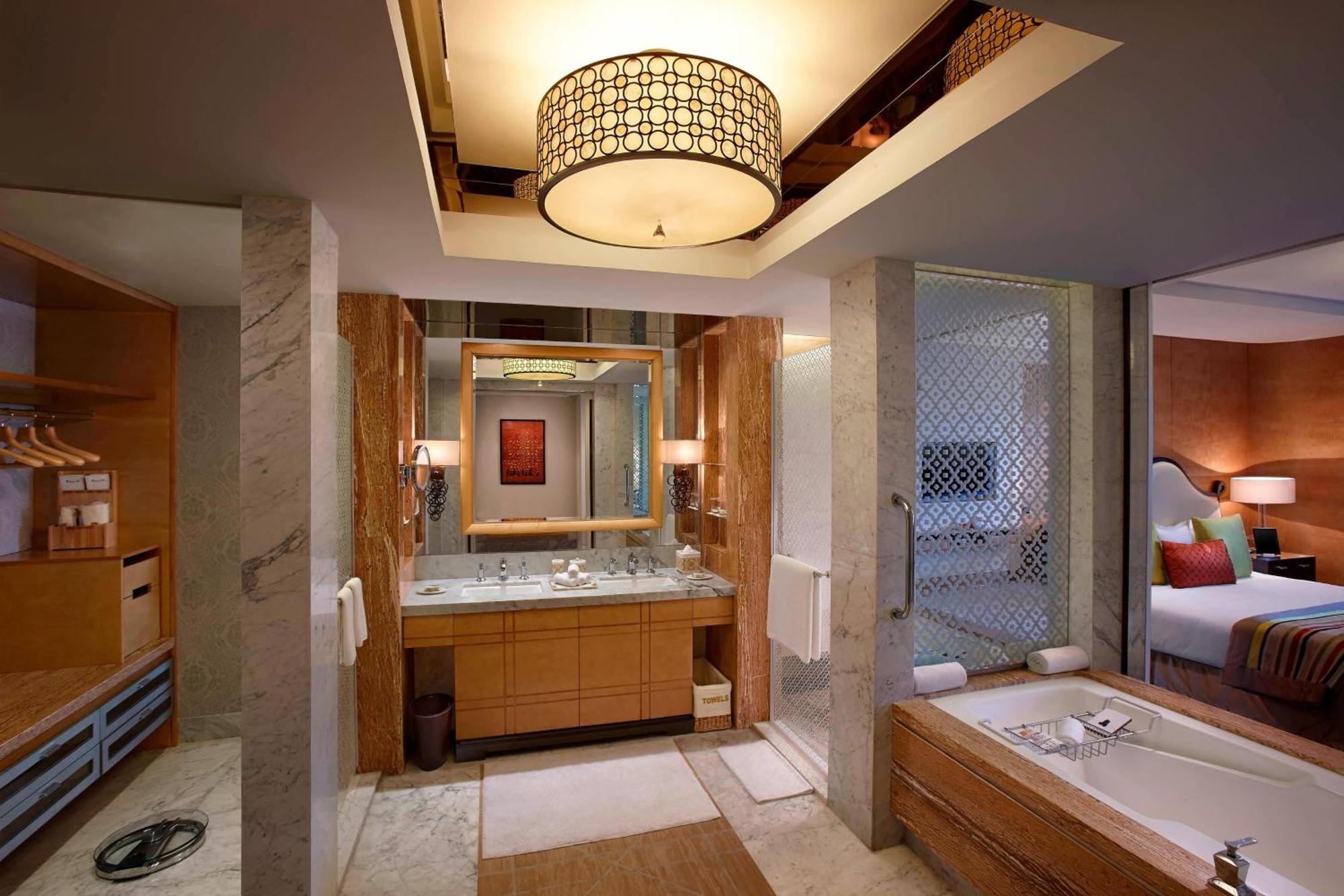 Itc Grand Chola, A Luxury Collection Hotel, Chennai Dış mekan fotoğraf Bathroom
