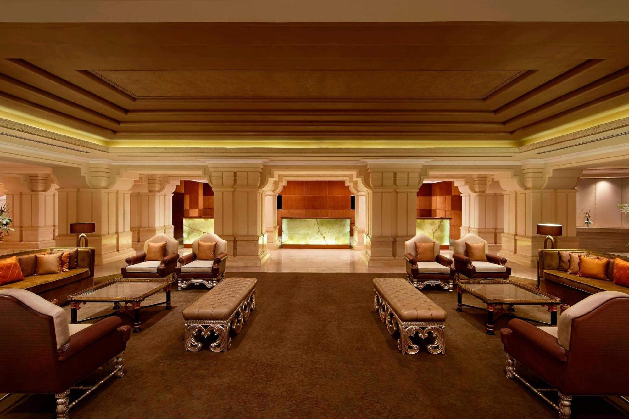 Itc Grand Chola, A Luxury Collection Hotel, Chennai Dış mekan fotoğraf The Royal Lounge at Mumbai Airport